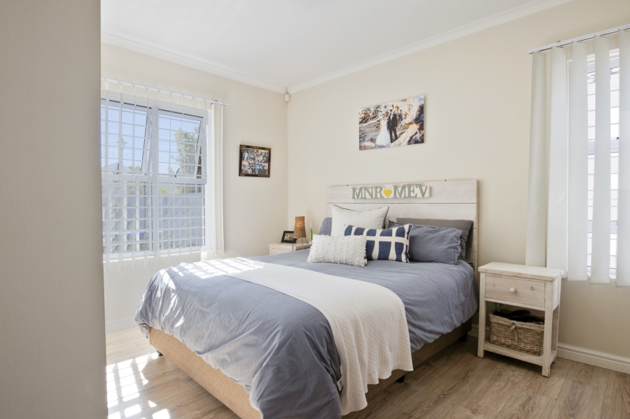 3 Bedroom Property for Sale in Sunningdale Western Cape
